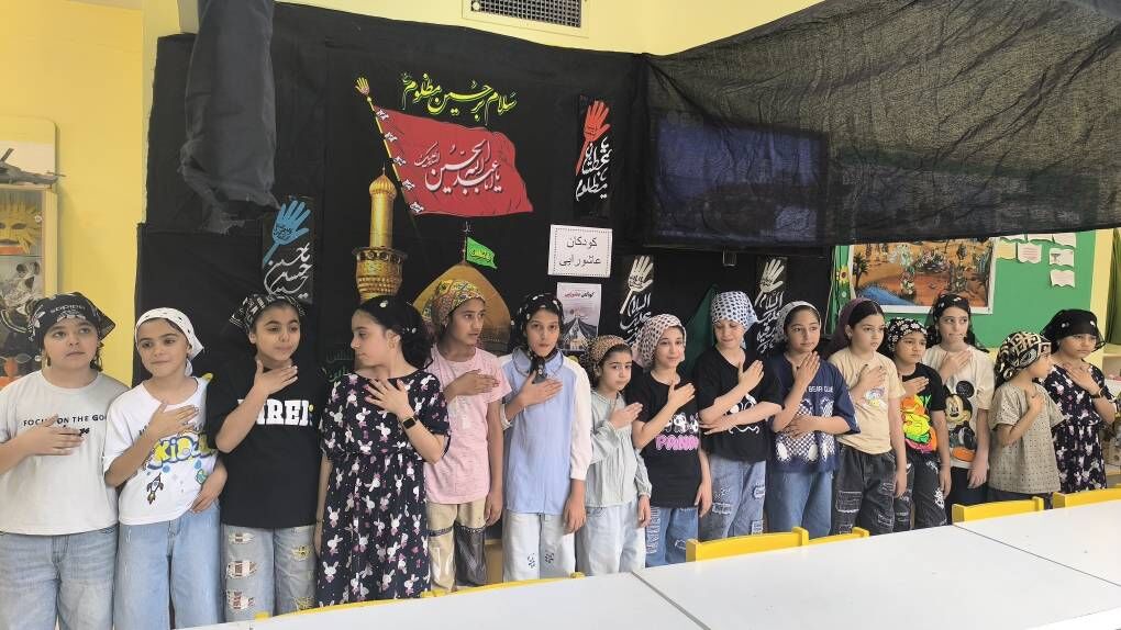 ویژه‌برنامه‌های «گردهمایی کودکان عاشورایی» همراه با دست‌سازه‌های حسینی