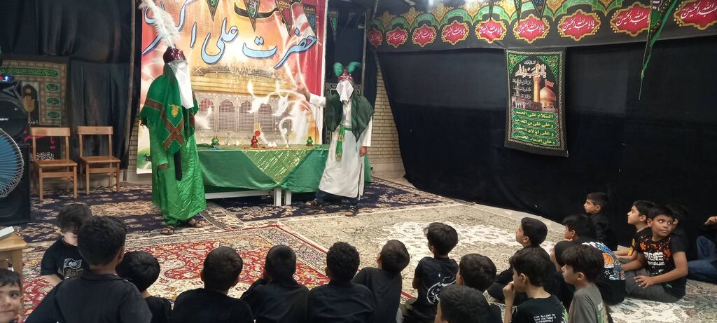 ویژه‌برنامه‌های «گردهمایی کودکان عاشورایی» همراه با دست‌سازه‌های حسینی