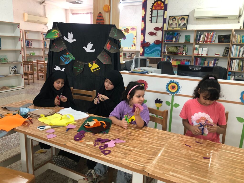 ویژه‌برنامه‌های «گردهمایی کودکان عاشورایی» همراه با دست‌سازه‌های حسینی