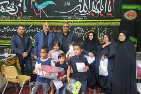 برپایی میز خدمت کانون پرورش فکری در شهر آشتیان