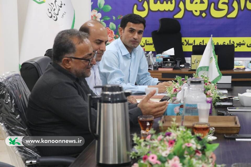 دیدار مدیرکل کانون استان بوشهر با شهردار و شورای اسلامی شهر بهارستان