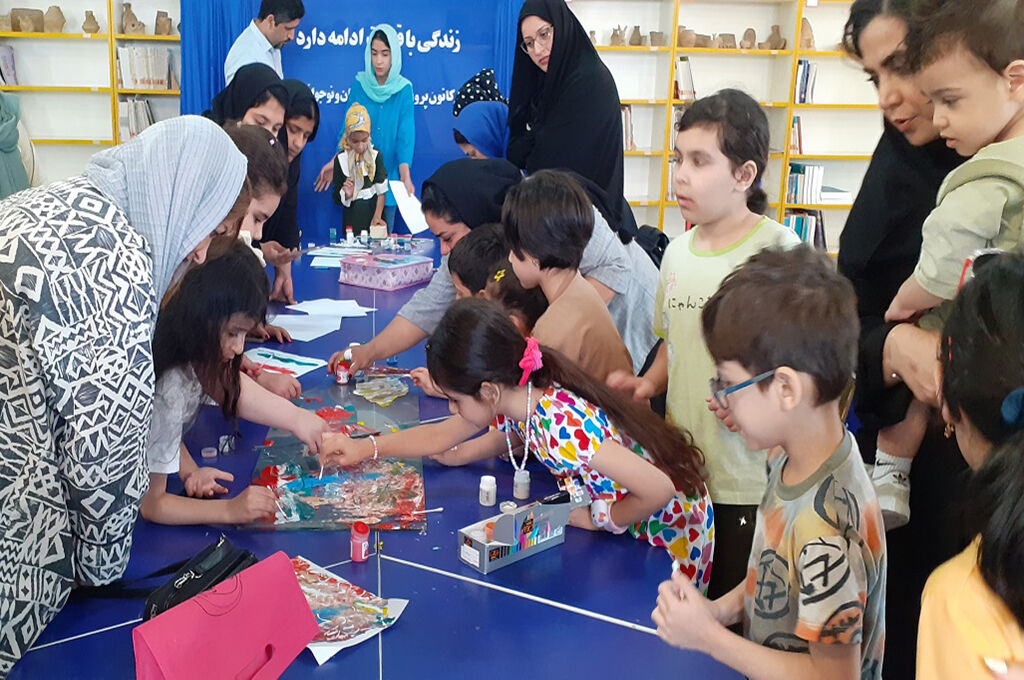 1315933 کارگاه مادر و کودک با عطر میهندوستی و رنگ خلاقیتورزی