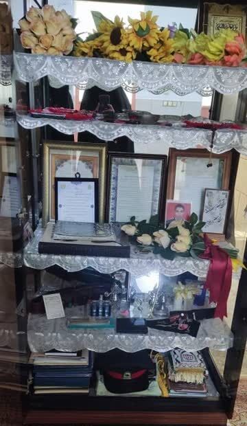 1316141 دیدار مسئول مرکز حاجی آباد با خانواده شهید والا مقام "منصور عامری"