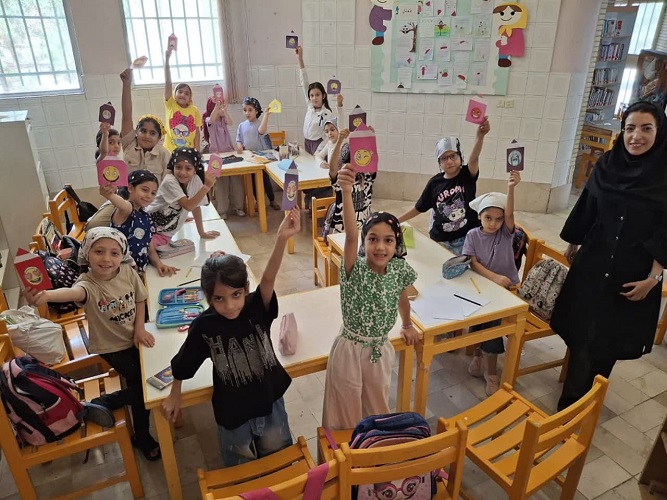 1316427 گرامیداشت روز ملی ادبیات کودک و نوجوان در مراکز ۹ اصفهان و گزو برخوار