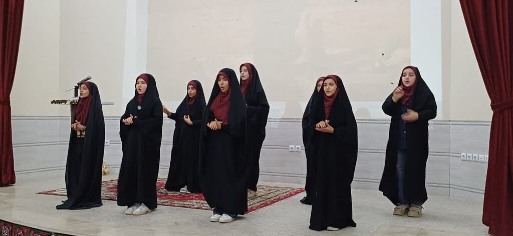 1316507 مکتب عاشورا یک مدرسه تربیتی برای کودکان و نوجوانان است