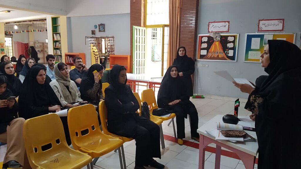 1316578 نشست با مربیان کارگاهی مراکز کانون استان کرمانشاه برگزار شد