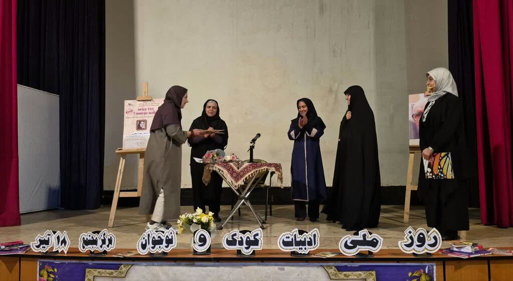 《ابزار نویسنده کلمه و ارزش او به قدرت تخیلش است》