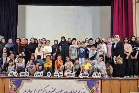 《ابزار نویسنده کلمه و ارزش او به قدرت تخیلش است》