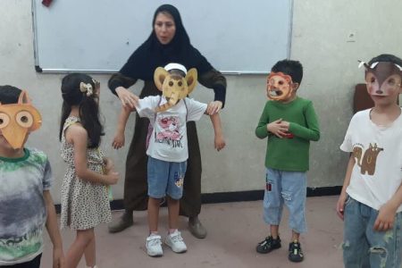 ویژه‌برنامه بزرگداشت مهدی آذر یزدی و روز ملی ادبیات کودک و نوجوان در بندرعباس برگزارشد