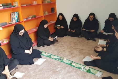 مراسم پرفیض زیارت عاشورا در نمازخانه اداره‌کل کانون کرمانشاه