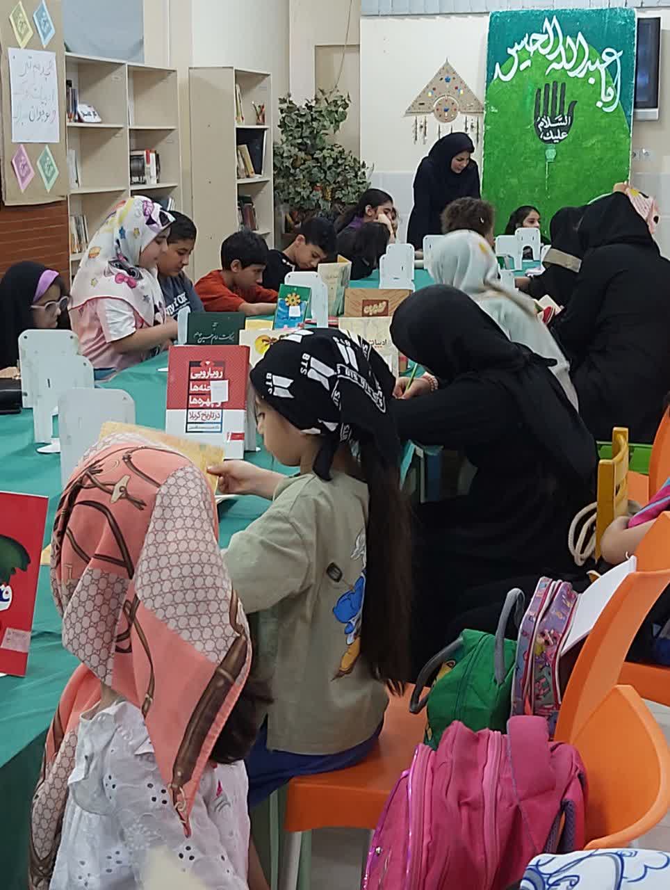 1317031 ویژهبرنامه «دانشنامهی عاشورایی» در مرکز بندرامام خمینی(ره)