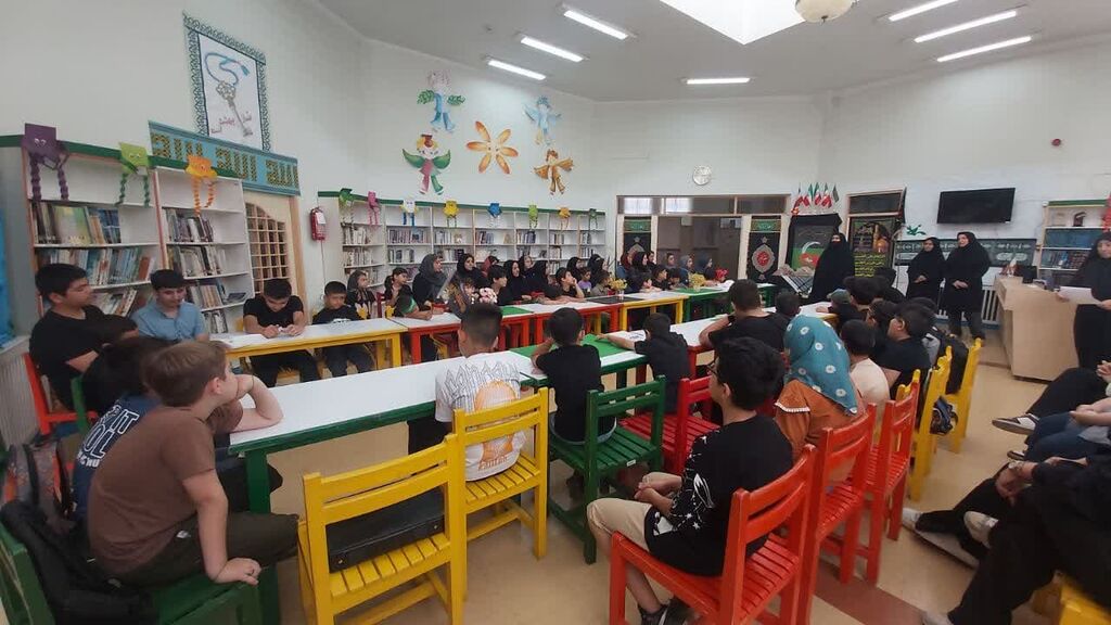 1317370 سوگوارهای با حضور اعضا و خانوادهها در مرکز فرهنگی هنری خوی