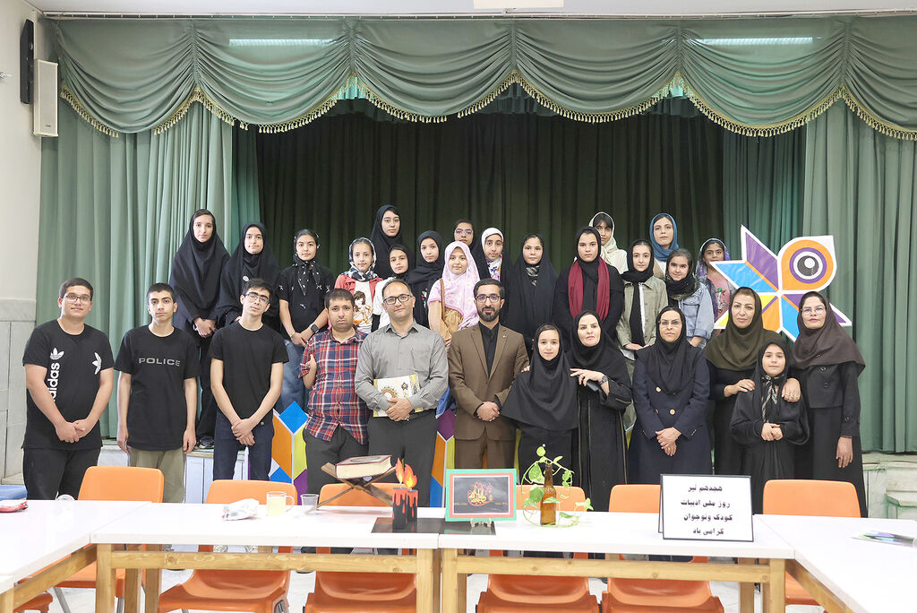 1317548 آشنایی اعضای کانون چهارمحال و بختیاری با اشعار آیینی