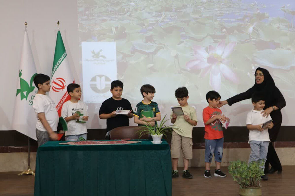 1317615 آیندهای سبز با دستان کودکان؛ ویژهبرنامه روز جهانی بدون پلاستیک در رشت