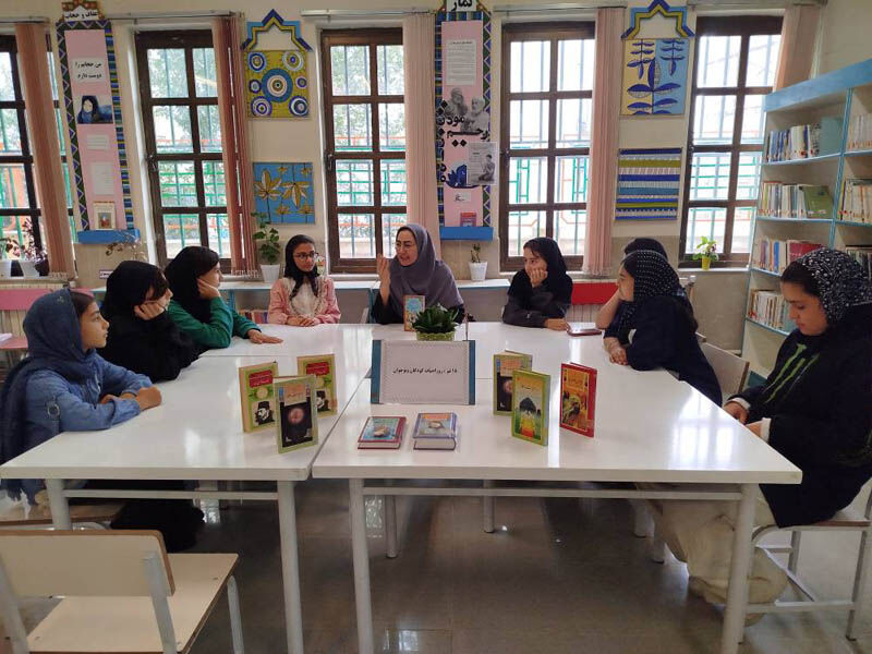 1317637 مراکز کانون استان اردبیل روز ملی ادبیات کودک و نوجوان را گرامی داشتند