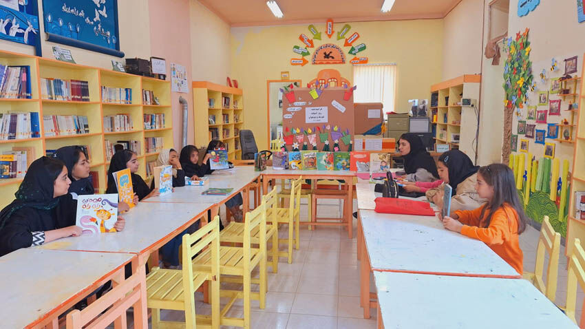 1317653 مراکز کانون استان اردبیل روز ملی ادبیات کودک و نوجوان را گرامی داشتند