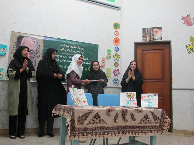 1317663 مراکز کانون استان اردبیل روز ملی ادبیات کودک و نوجوان را گرامی داشتند