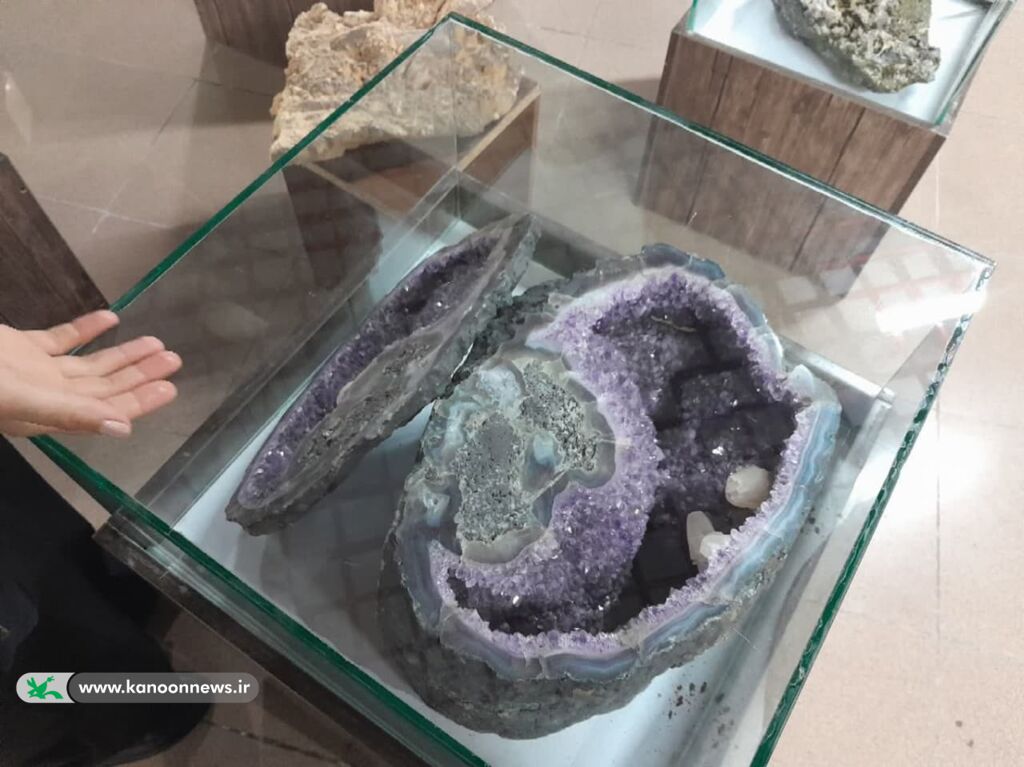 1317817 بازدید علمی اعضای مراکز کانون گرگان از موزه سنگ