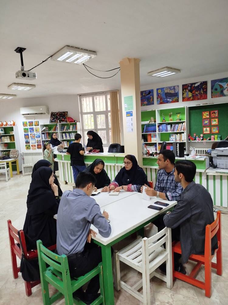 نشست هم‌اندیشی دانشجویان دانشگاه فرهنگیان در کانون پرورش فکری شماره سه ساری  برگزار شد