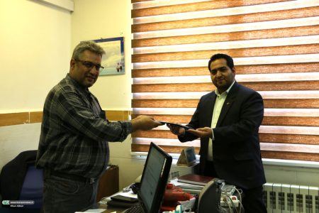 تقدیر از کارشناس فناوری اطلاعات اداره کل استان سمنان به‌مناسبت روز فناوری اطلاعات