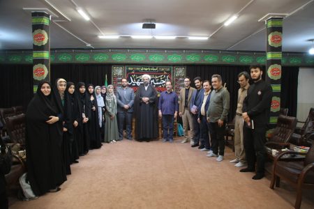 شعرخوانی شاعران نوجوان کانون در حضور نماینده ولی فقیه در استان همدان