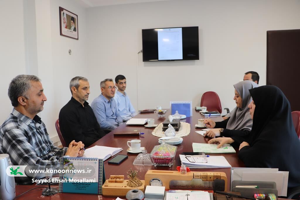 1318220 دومین جلسه شورای راهبری کانون گلستان تشکیل شد