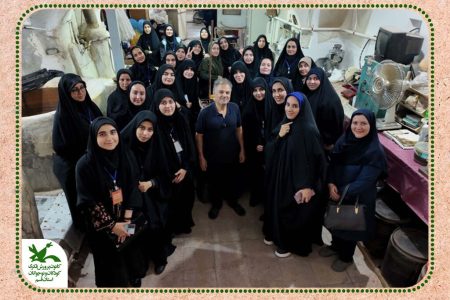 بازدید مربیان مرکز تربیت مربی کودک و نوجوان کانون از بازار کهنه در قم