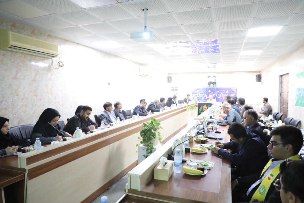 1318569 استاندار هرمزگان معین کانون هرمزگان شد/ کانون باید از محدودیت خارج شود