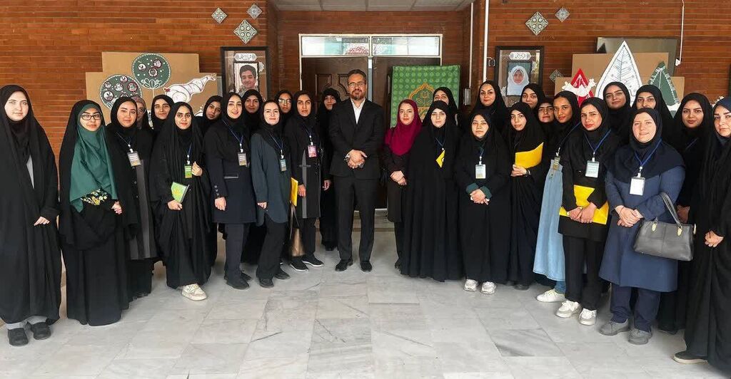 1318786 حضور مربی استان کرمانشاه در اولین دوره تربیت مربی کشور