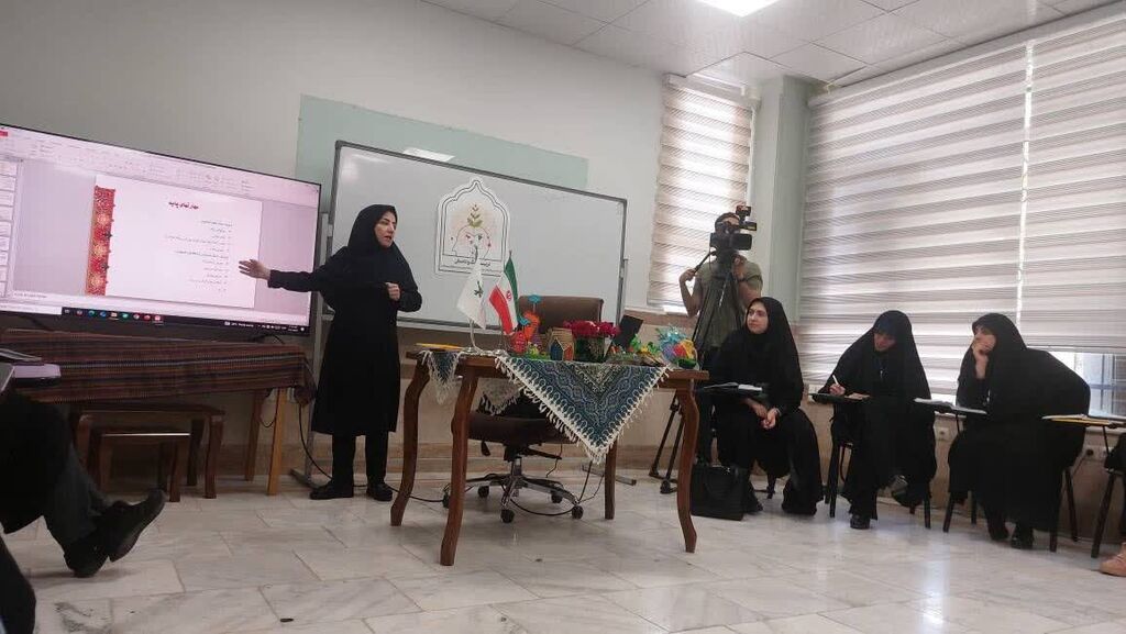 1318789 حضور مربی استان کرمانشاه در اولین دوره تربیت مربی کشور