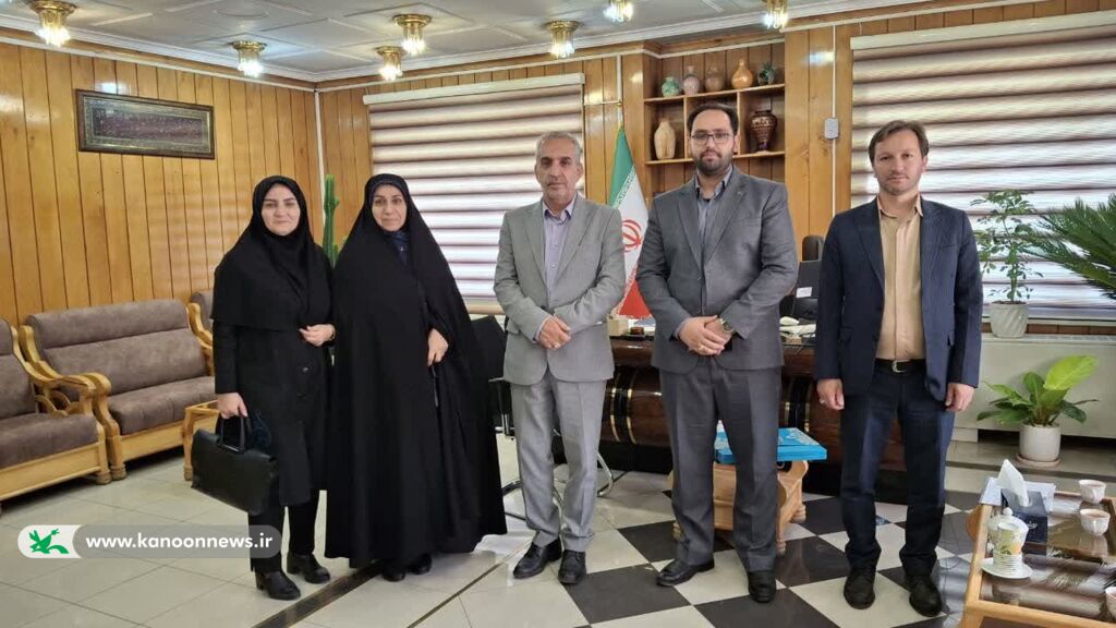 1318864 سرپرست کانون با فرماندار همدان دیدار کرد