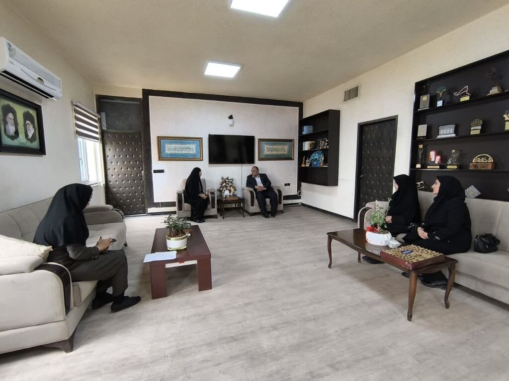 نشست سرپرست کانون کرمانشاه با مدیرکل فرهنگ و ارشاد اسلامی استان