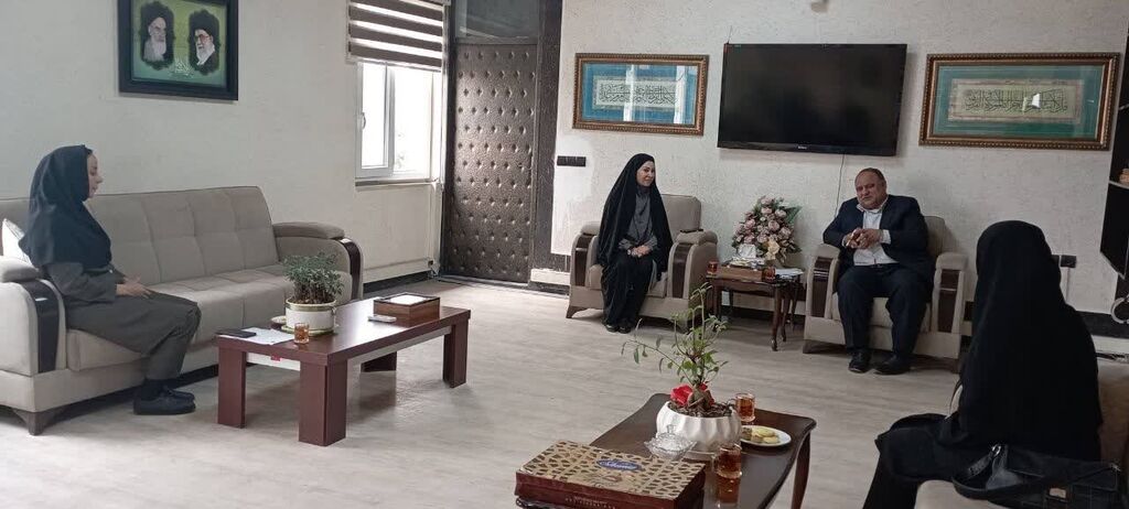 نشست سرپرست کانون کرمانشاه با مدیرکل فرهنگ و ارشاد اسلامی استان