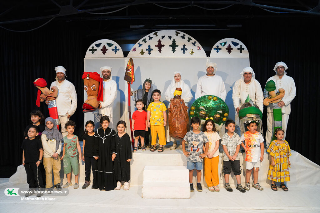 1319087 اجرای نمایش «اولین بازی» در پیادهروی اربعین