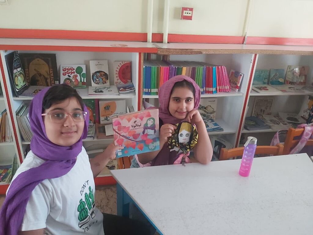 1319236 معرفی کتاب《لینا لونا》 در مراکر کانون البرز