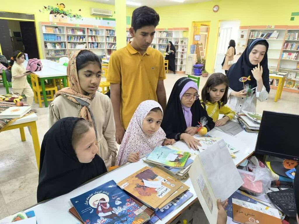 1319563 یکی از پایه های رشد فکری و فرهنگی هر جامعه مطالعه است