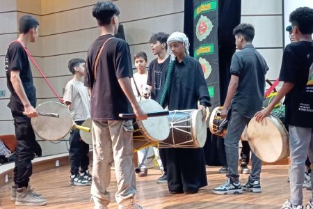 کانون با بهره گیری از ابزارهای فرهنگی، هنری و ادبی مفاهیم ارزشمند نهضت عاشورا را به زبان کودکان آموزش می دهد