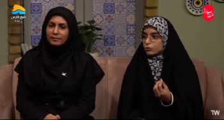 1319570 آذر یزدی یکی از پیشگامان بازنویسی ادبیات کهن برای کودکان و نوجوانان است