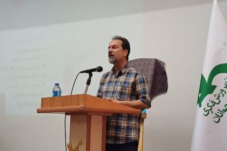 با اندک خوانده‌های چندان درک نشده نمی‌توان شاعر و نویسنده شد