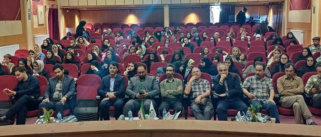 1319625-2 باشگاه ادبی سیمرغ کانون همدان افتتاح شد