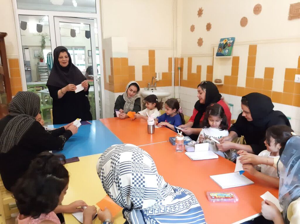 1319666 ادامه برنامههای مادر و فرزندی در کانون البرز