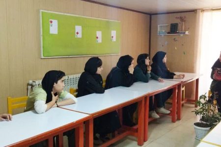 نشست ادبی نوجوانان کانون نقده برگزار شد