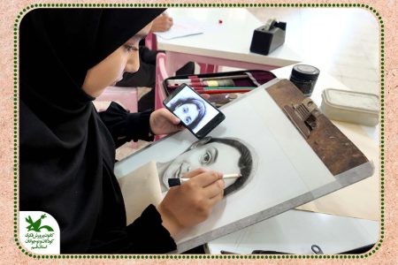 اعضا و مربیان مراکز کانون استان قم، چهره شهدای جنگ ۱۲ روزه را به تصویر کشیدند