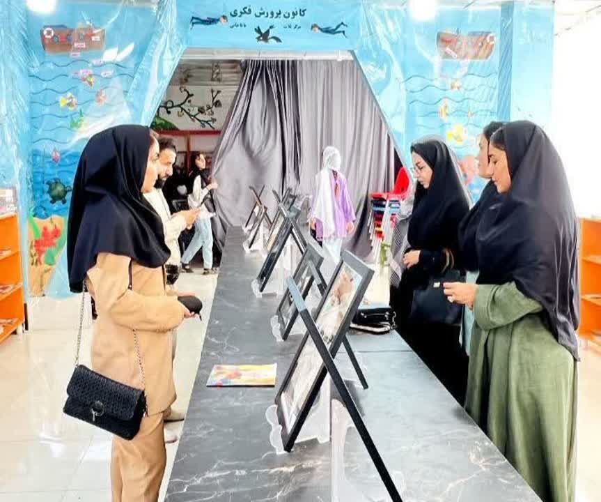 نمایشگاه آثار عضو نوجوان مرکز ثلاث‌باباجانی جلوه‌ای از ایثار و افتخار