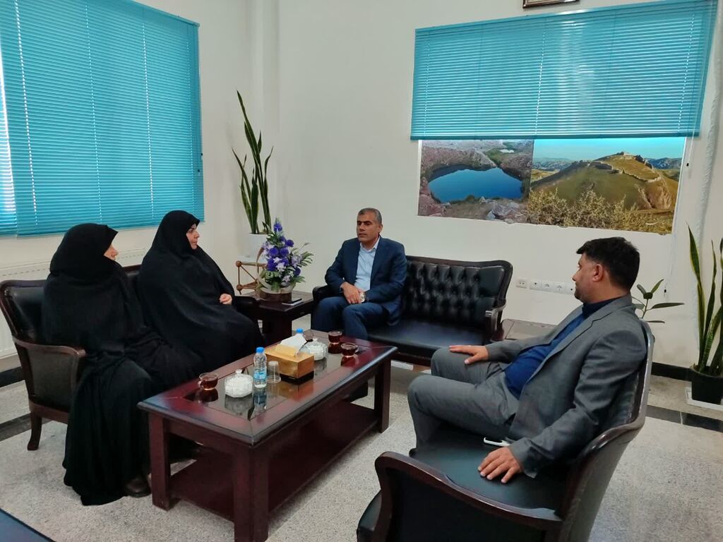 1319928 تابلوی جدید مرکزفرهنگی هنری شهید علی جرایه درآبدانان رونمایی شد