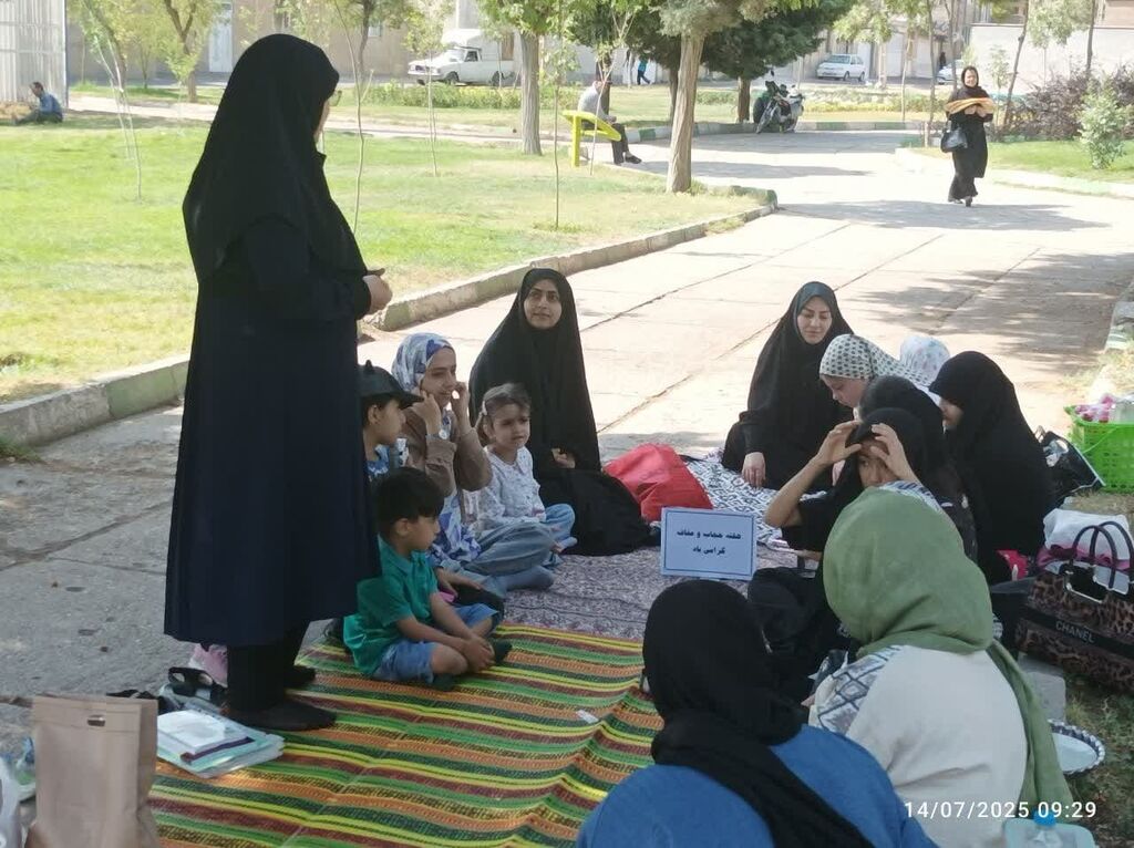 1319943 اجرای برنامه عفیفانه در مراکز فرهنگی-هنری کانون همدان