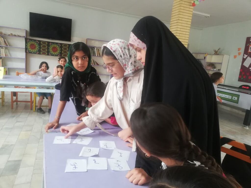 1319947 اجرای برنامه عفیفانه در مراکز فرهنگی-هنری کانون همدان