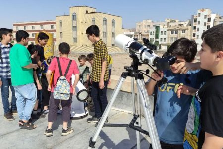 تجربه شگفت‌انگیز کار با تلسکوپ برای اعضای مجتمع فرهنگی هنری سمنان