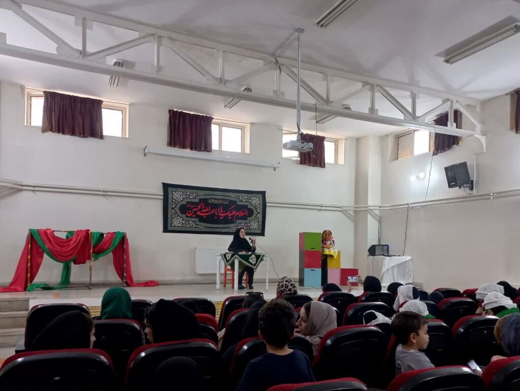 1320204 قصه باید یک پیام و درونمایه داشته باشد