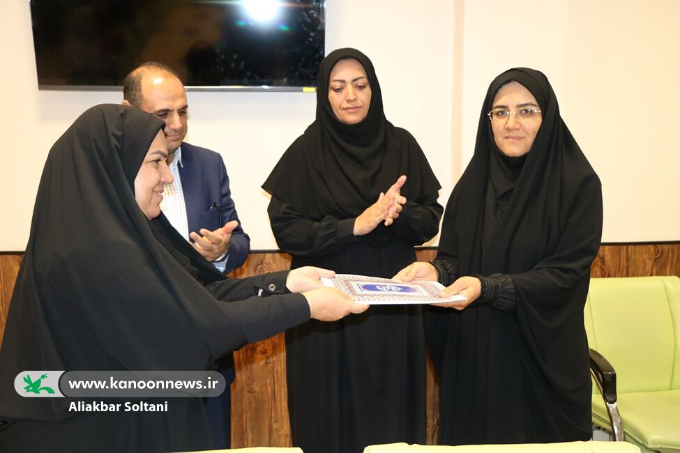 1320494 تقدیر از کارکنان ادبی، فناوری و حراست کانون کرمان
